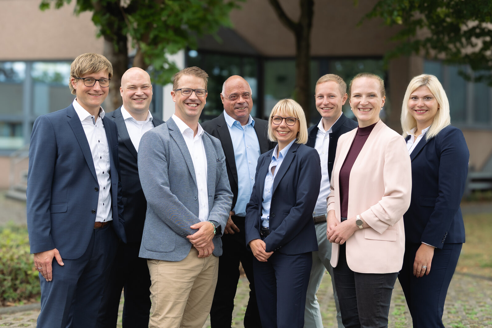 v. l.: Helge Brauer (Chief Technical Officer), Daniel Pabst (Head of Information Technology), Julian Schempp (Chief Sales Officer), Roland Russo (Chief Executive Officer), Maike Hausweiler (Chief Financial Officer), Daniel Jaspers (Head of Customer Service, CEO Kanada), Frauke Evertz (Chief Operating Officer), Asiye Kara (Head of Human Resources)