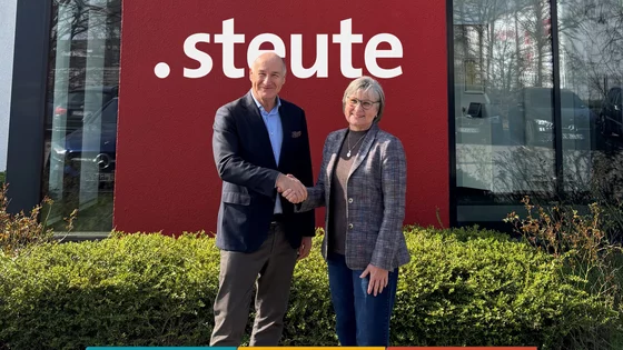 Martin Kunz (CEO steute) und Birgit Sacha (Leiterin KIEPE Industry)